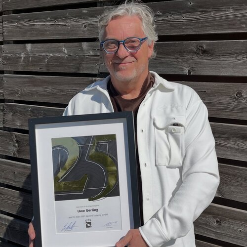 Ein Vierteljahrhundert im Einsatz: 25 Jahre Uwe. 🎉
25 Jahre voller Engagement, Geduld und echter... Ein Vierteljahrhundert im Einsatz: 25 Jahre Uwe. 🎉
25 Jahre voller Engagement, Geduld und echter...