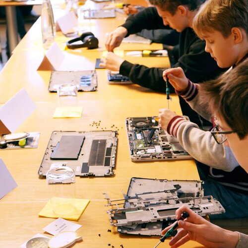 experiMINT Ostercamp 2026 – Cyber Security zum Ausprobieren 👨💻🚀🔐
Was für eine Woche!
Beim diesjährigen Ostercamp... experiMINT Ostercamp 2026 – Cyber Security zum Ausprobieren 👨💻🚀🔐
Was für eine Woche!
Beim diesjährigen Ostercamp...